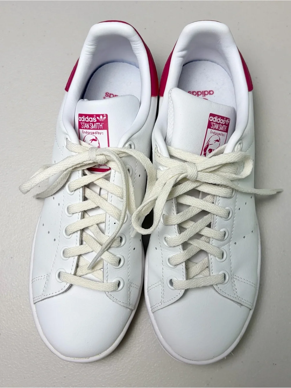 adidas White Women's Stan Smith Sneakers - white & magenta sz 5.5